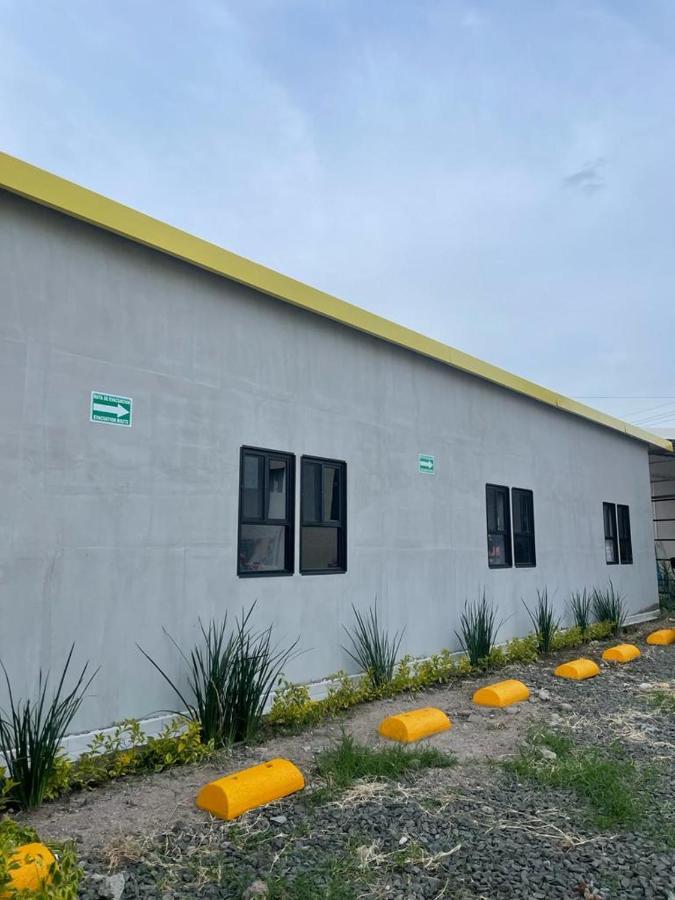Check Inn Hostal Aeropuerto Gdl Las Pintas Exterior photo