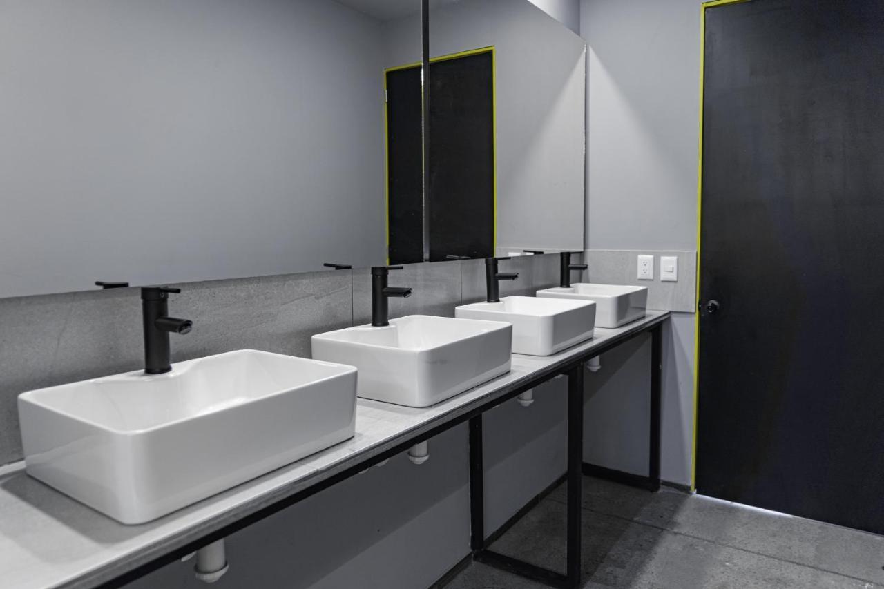 Check Inn Hostal Aeropuerto Gdl Las Pintas Exterior photo